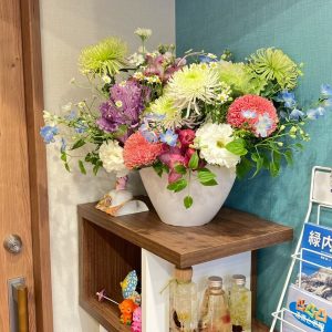 LINE_ALBUM_【法人向け】胡蝶蘭ギフト・スタンド花・定期装花_250423_10
